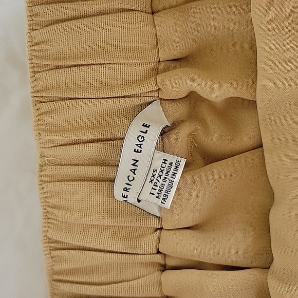 Tan skirt - Picture 2 of 2